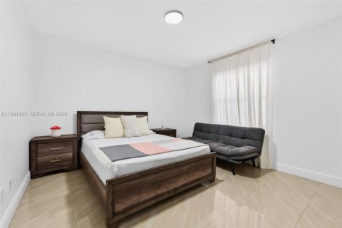 Condominio en alquiler en Hialeah, Florida, 2 dormitorios, 98.29 m2 № 2056639 - foto 12