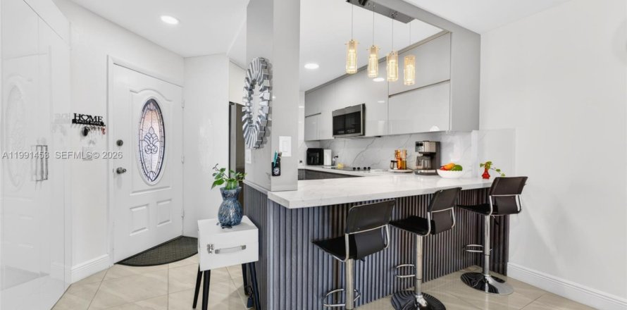 Condominio en Hialeah, Florida, 2 dormitorios  № 2056639