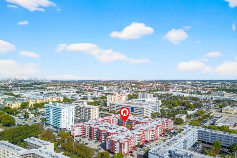 Condominio en alquiler en Hialeah, Florida, 2 dormitorios, 98.29 m2 № 2056639 - foto 23