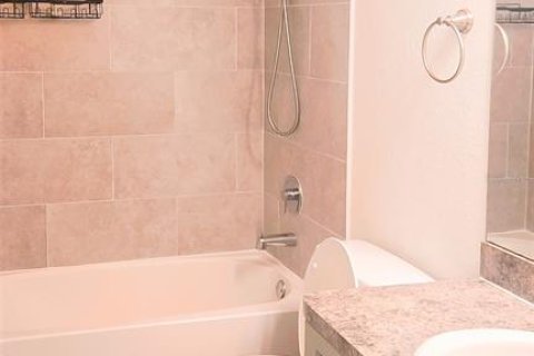 Casa en venta en Avon Park, Florida, 4 dormitorios, 180.79 m2 № 2111300 - foto 11