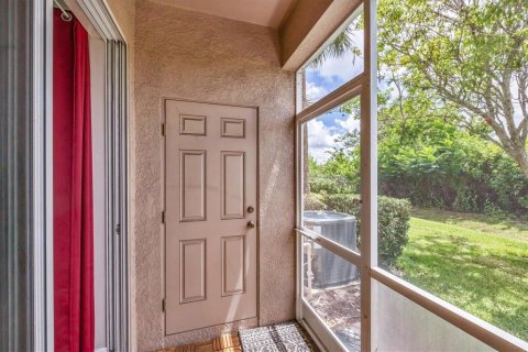 Townhouse in Sarasota, Florida 2 bedrooms, 116.31 sq.m. № 1788050 - photo 23