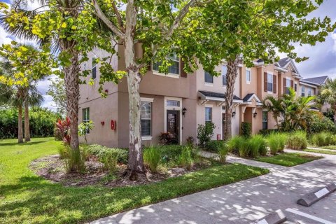 Townhouse in Sarasota, Florida 2 bedrooms, 116.31 sq.m. № 1788050 - photo 1