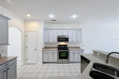 House in Davenport, Florida 5 bedrooms, 261.43 sq.m. № 1835169 - photo 21