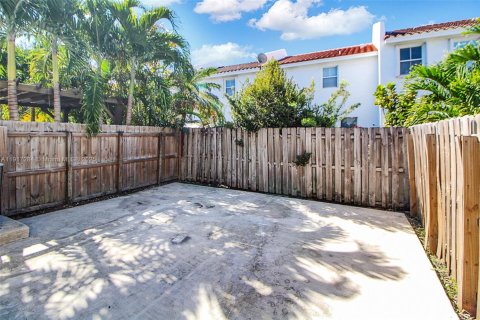 Touwnhouse à louer à Doral, Floride: 3 chambres, 142.42 m2 № 1974264 - photo 14