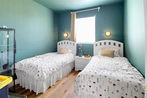 Touwnhouse à louer à Doral, Floride: 3 chambres, 142.42 m2 № 1974264 - photo 12