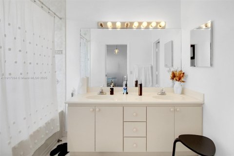 Touwnhouse à louer à Doral, Floride: 3 chambres, 142.42 m2 № 1974264 - photo 11