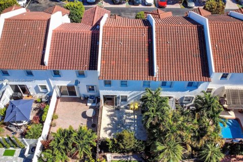 Touwnhouse à louer à Doral, Floride: 3 chambres, 142.42 m2 № 1974264 - photo 16