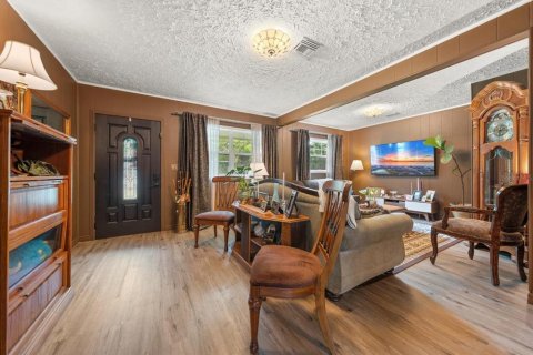 Villa ou maison à vendre à Clearwater, Floride: 2 chambres, 100.06 m2 № 2400203 - photo 4
