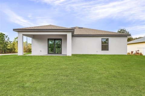 House in North Port, Florida 4 bedrooms, 157.56 sq.m. № 1563747 - photo 3