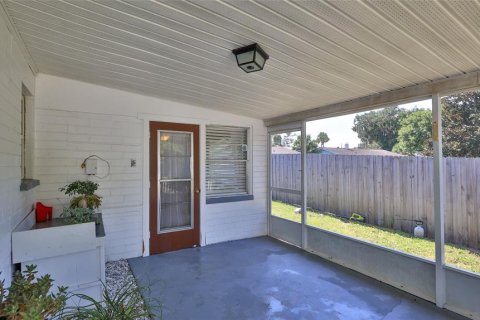 House in New Smyrna Beach, Florida 3 bedrooms, 108.23 sq.m. № 1873007 - photo 21