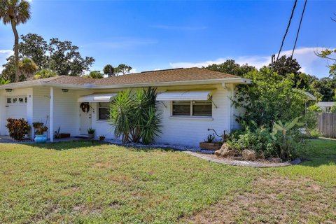 House in New Smyrna Beach, Florida 3 bedrooms, 108.23 sq.m. № 1873007 - photo 2
