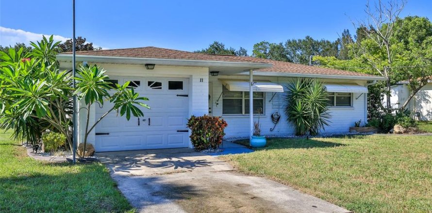 House in New Smyrna Beach, Florida 3 bedrooms, 108.23 sq.m. № 1873007