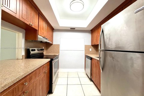 Condo in North Miami, Florida, 1 bedroom  № 1941638 - photo 7