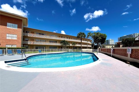 Condo in North Miami, Florida, 1 bedroom  № 1941638 - photo 20
