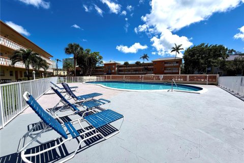 Condo in North Miami, Florida, 1 bedroom  № 1941638 - photo 18