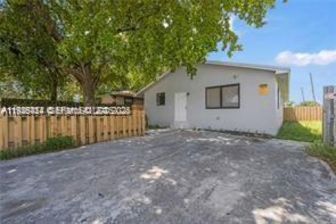 Villa ou maison à Hallandale Beach, Floride 2 chambres, 197.79 m2 № 2039091