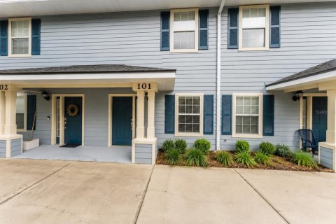Condominio en Gainesville, Florida, 2 dormitorios № 2218639
