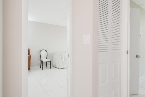 Copropriété à louer à Aventura, Floride: 2 chambres, 105.72 m2 № 2183673 - photo 10