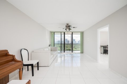 Copropriété à louer à Aventura, Floride: 2 chambres, 105.72 m2 № 2183673 - photo 3