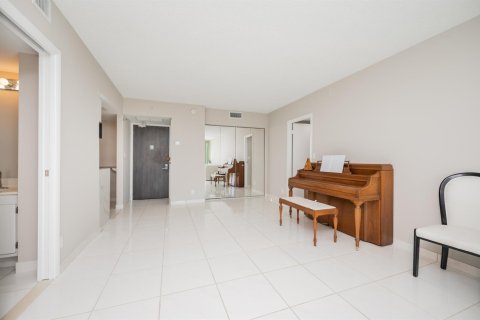 Copropriété à louer à Aventura, Floride: 2 chambres, 105.72 m2 № 2183673 - photo 5