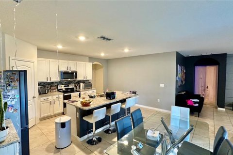House in Winter Haven, Florida 4 bedrooms, 171.96 sq.m. № 1895165 - photo 6