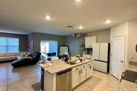 House in Winter Haven, Florida 4 bedrooms, 171.96 sq.m. № 1895165 - photo 4