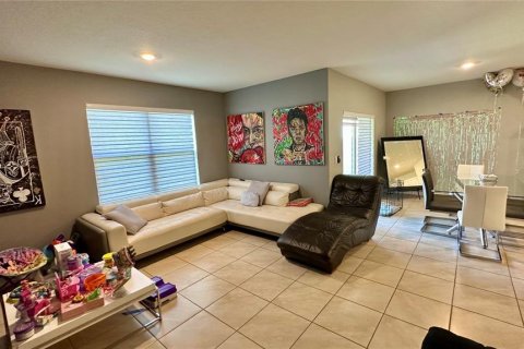 House in Winter Haven, Florida 4 bedrooms, 171.96 sq.m. № 1895165 - photo 7