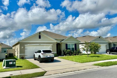 House in Winter Haven, Florida 4 bedrooms, 171.96 sq.m. № 1895165 - photo 2