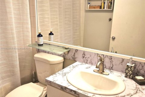 Condominio en alquiler en Miramar, Florida, 2 dormitorios, 89.74 m2 № 1941332 - foto 19