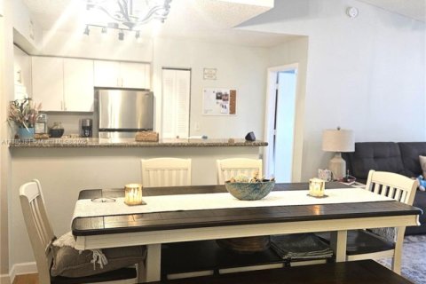 Condominio en alquiler en Miramar, Florida, 2 dormitorios, 89.74 m2 № 1941332 - foto 8