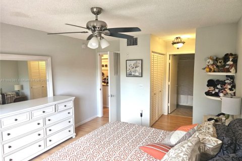 Condominio en alquiler en Miramar, Florida, 2 dormitorios, 89.74 m2 № 1941332 - foto 13