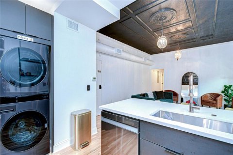 Condo in Saint Petersburg, Florida, 2 bedrooms  № 1895070 - photo 10