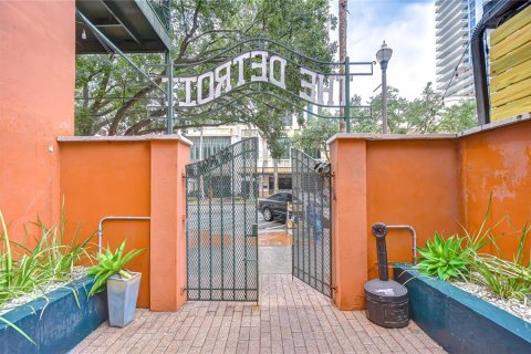Condo in Saint Petersburg, Florida, 2 bedrooms  № 1895070 - photo 3