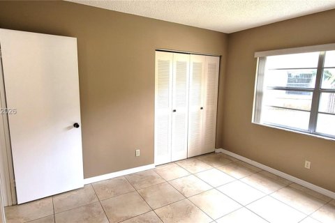 Снять в аренду кондоминиум в Майами, Флорида 3 спальни, 113.99м2, № 2000723 - фото 10