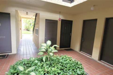 Copropriété à louer à Miami, Floride: 3 chambres, 113.99 m2 № 2000723 - photo 15