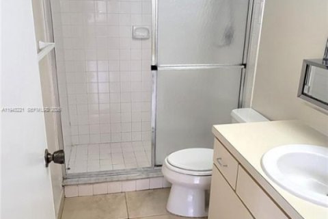 Снять в аренду кондоминиум в Майами, Флорида 3 спальни, 113.99м2, № 2000723 - фото 6