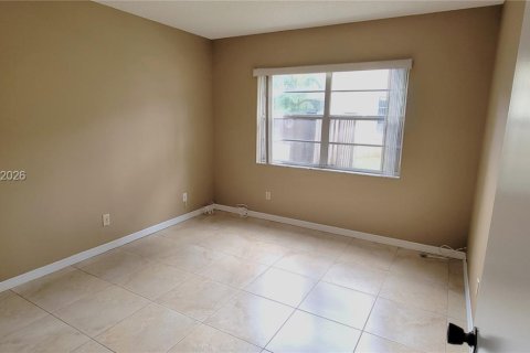 Снять в аренду кондоминиум в Майами, Флорида 3 спальни, 113.99м2, № 2000723 - фото 8