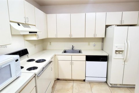 Снять в аренду кондоминиум в Майами, Флорида 3 спальни, 113.99м2, № 2000723 - фото 4