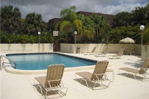 Copropriété à louer à Miami, Floride: 3 chambres, 113.99 m2 № 2000723 - photo 19