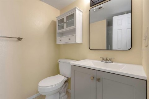 Condo in Clearwater, Florida, 2 bedrooms  № 1888585 - photo 4