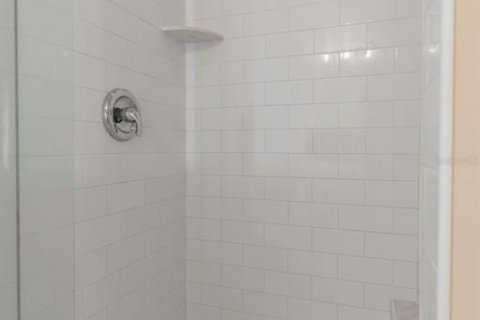 Condo in Clearwater, Florida, 2 bedrooms  № 1888585 - photo 5