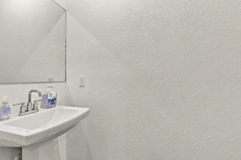 Townhouse in Riviera Beach, Florida 3 bedrooms, 139.35 sq.m. № 2390063 - photo 18