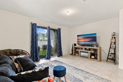 Townhouse in Riviera Beach, Florida 3 bedrooms, 139.35 sq.m. № 2390063 - photo 15