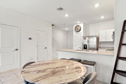Townhouse in Riviera Beach, Florida 3 bedrooms, 139.35 sq.m. № 2390063 - photo 11