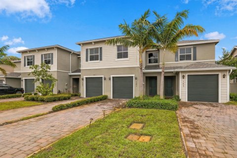 Townhouse in Riviera Beach, Florida 3 bedrooms, 139.35 sq.m. № 2390063 - photo 2