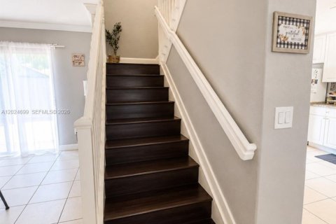 Townhouse in Hialeah, Florida 3 bedrooms, 172.8 sq.m. № 2086713 - photo 14