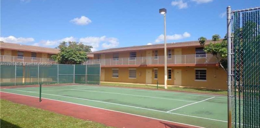 Condo in Oakland Park, Florida, 1 bedroom  № 1875277