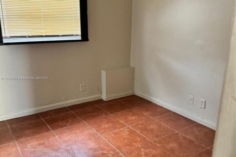 Condo in Oakland Park, Florida, 1 bedroom  № 1875277 - photo 3