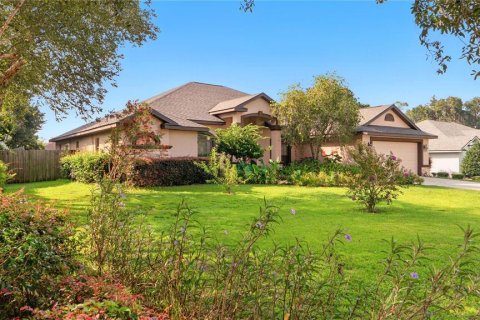 House in Ocala, Florida 3 bedrooms, 238.85 sq.m. № 1904114 - photo 2