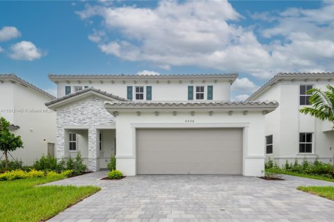 Casa en Homestead, Florida 5 dormitorios, 281.77 m2 № 2055165